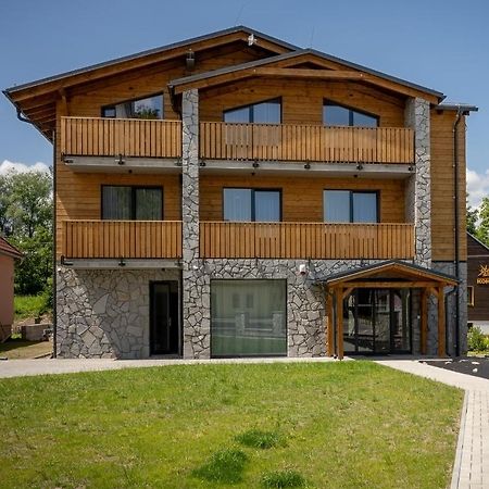 Berg Liptov Hotel Liptovský Mikuláš Екстериор снимка