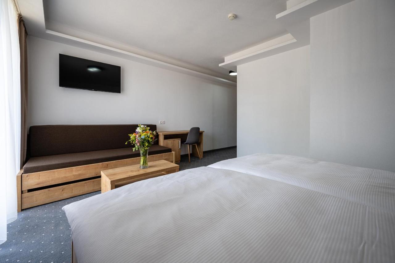 Berg Liptov Hotel Liptovský Mikuláš Екстериор снимка