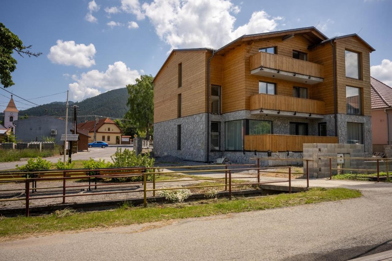 Berg Liptov Hotel Liptovský Mikuláš Екстериор снимка