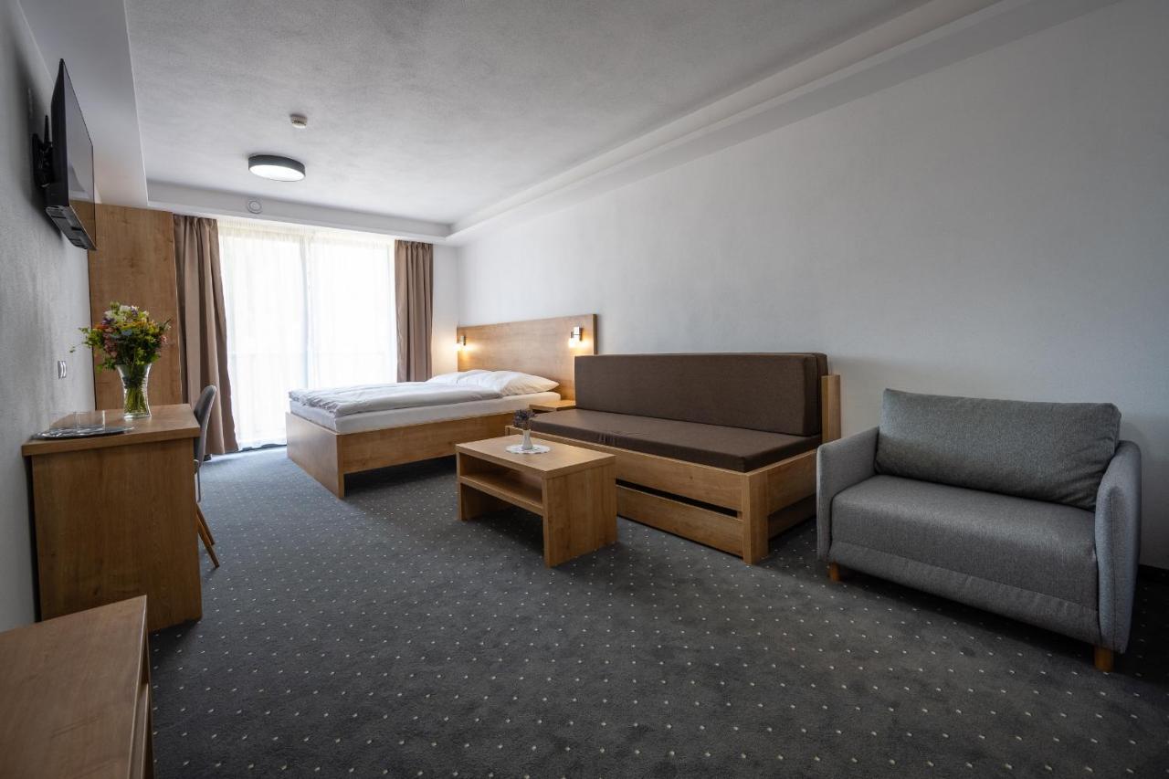 Berg Liptov Hotel Liptovský Mikuláš Екстериор снимка