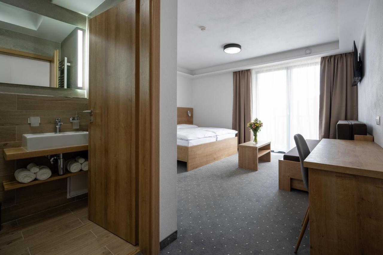 Berg Liptov Hotel Liptovský Mikuláš Екстериор снимка