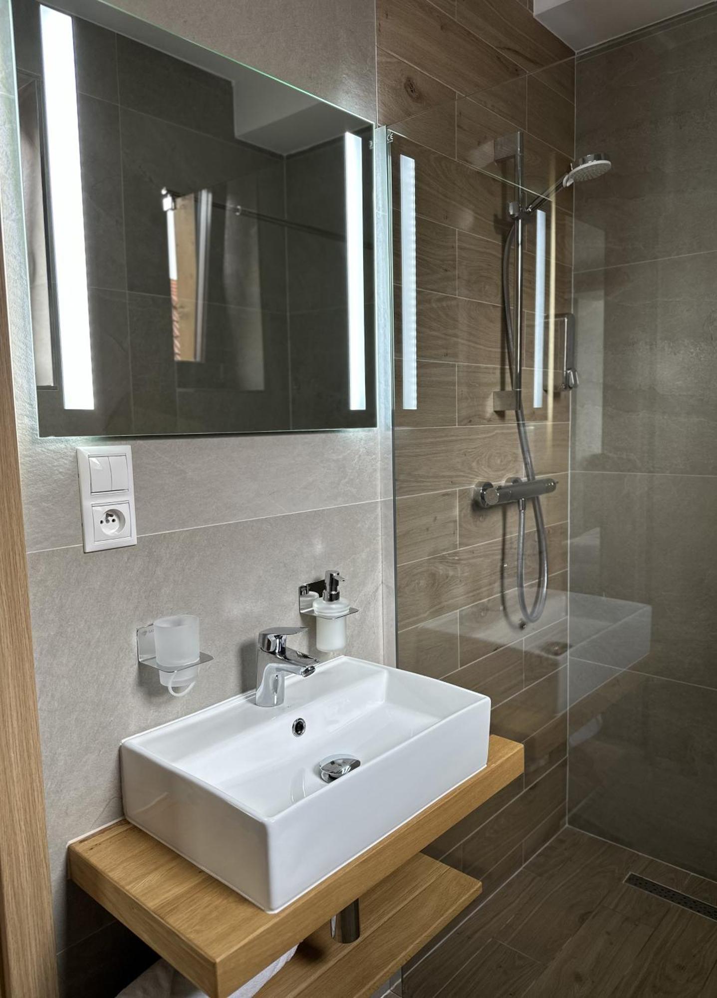 Berg Liptov Hotel Liptovský Mikuláš Екстериор снимка