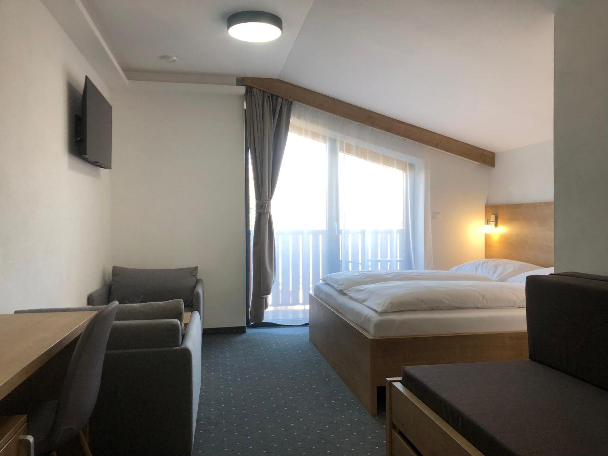 Berg Liptov Hotel Liptovský Mikuláš Екстериор снимка