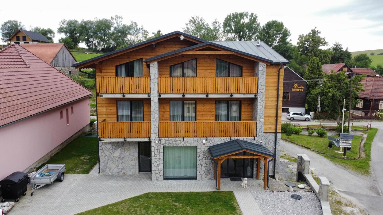 Berg Liptov Hotel Liptovský Mikuláš Екстериор снимка