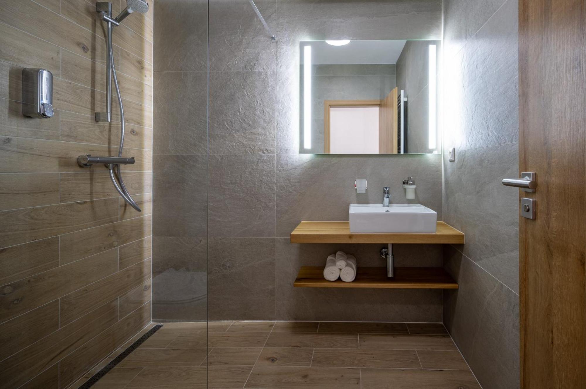 Berg Liptov Hotel Liptovský Mikuláš Екстериор снимка
