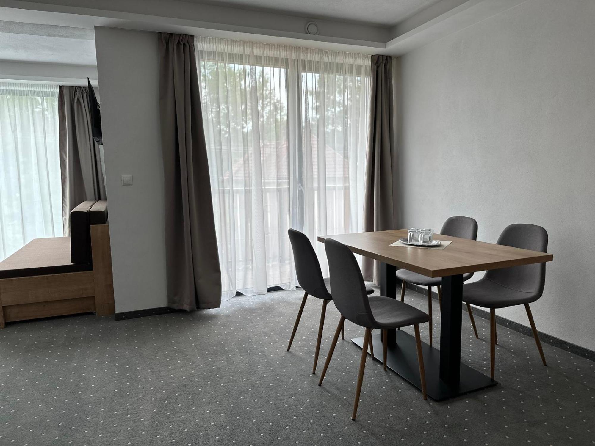 Berg Liptov Hotel Liptovský Mikuláš Екстериор снимка